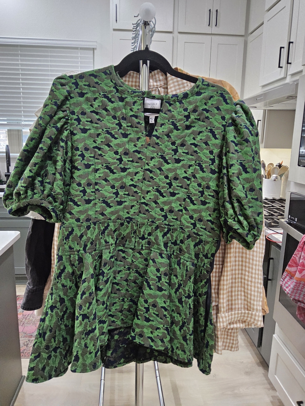 Noble 31 Top || Size L - Picture 1 of 2